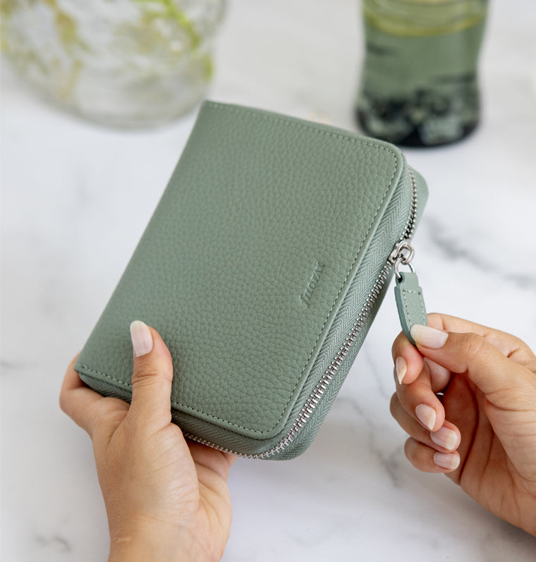 Norfolk Pocket Compact Zip Organizer Sage